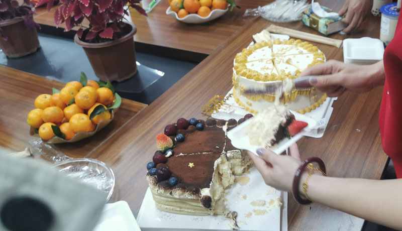 齐聚一堂，畅享美食